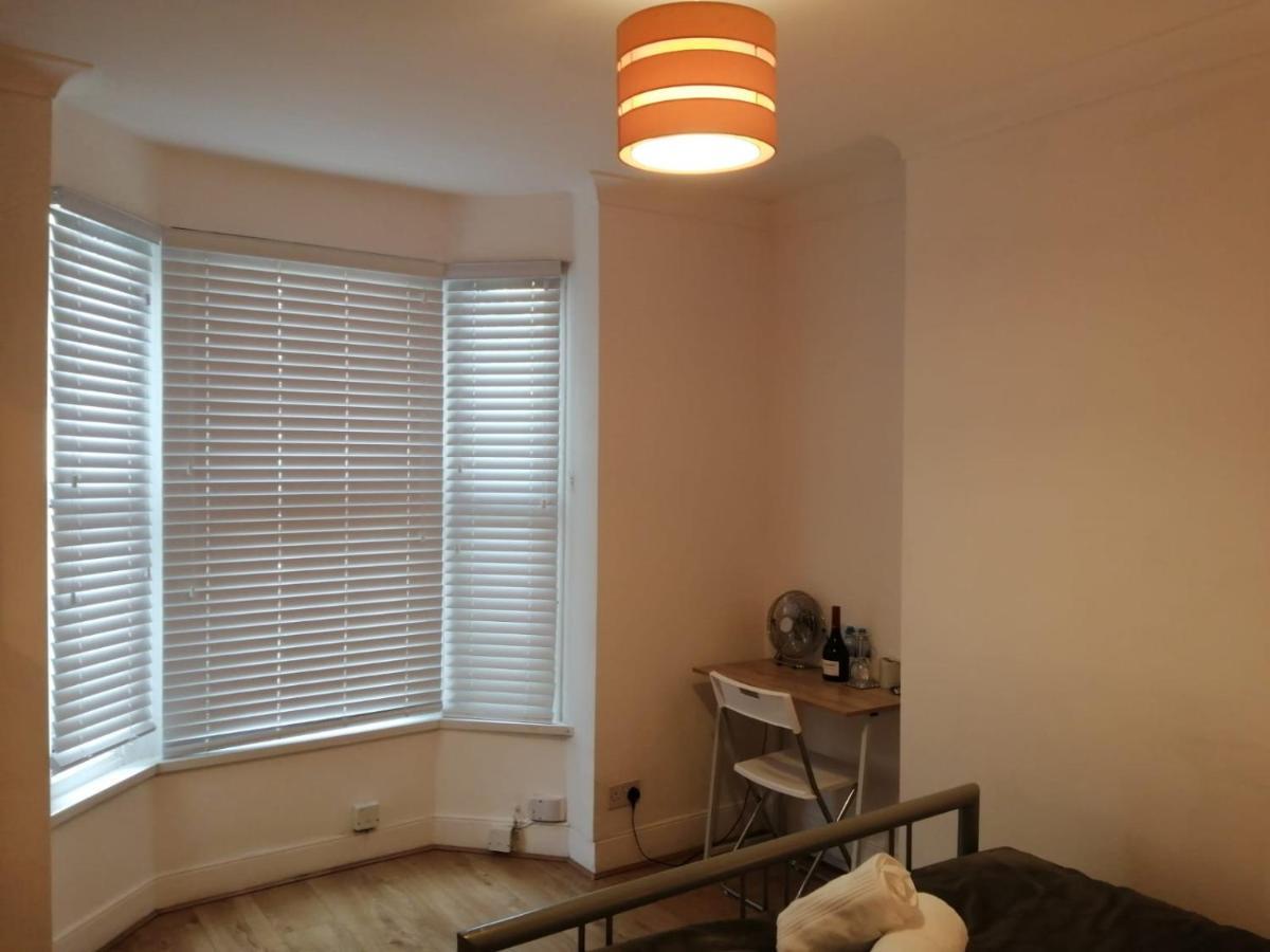 Central Stratford Cozy Double Room London Exteriör bild