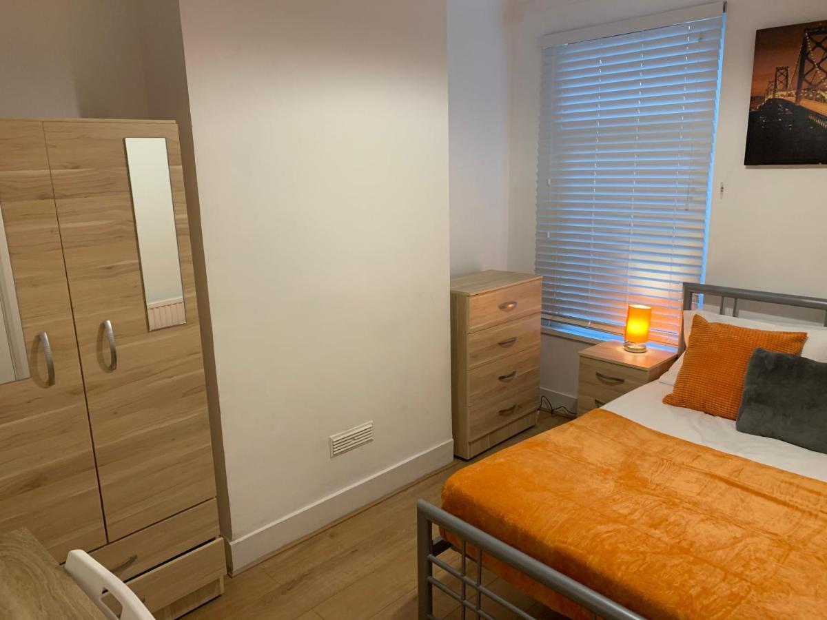 Central Stratford Cozy Double Room London Exteriör bild
